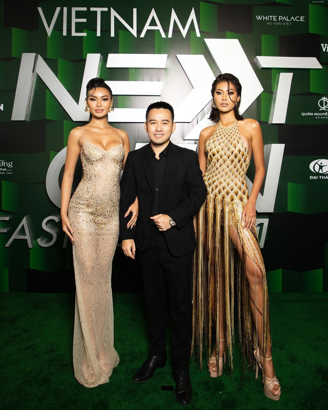 Nhà thiết kế Việt ngày càng có mối quan hệ thân thiết với các hoa hậu quốc tế.