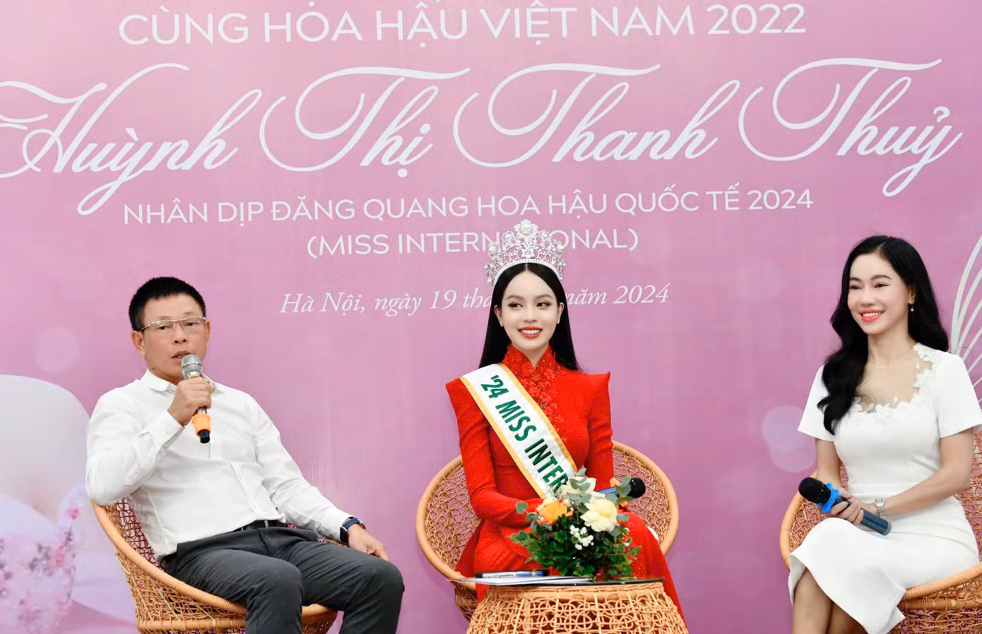 Tại buổi giao lưu, Hoa hậu Thanh Thủy cùng các đại biểu đã chia sẻ với truyền thông về những câu chuyện xung quanh chiến thắng của người đẹp tại cuộc thi Hoa hậu Quốc tế 2024.
