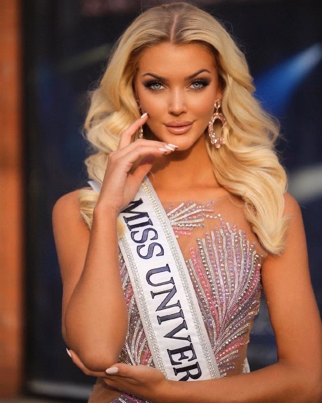 Victoria Kjær Theilvig từng tham gia Miss Grand International 2022 nhưng không giành thành tích.