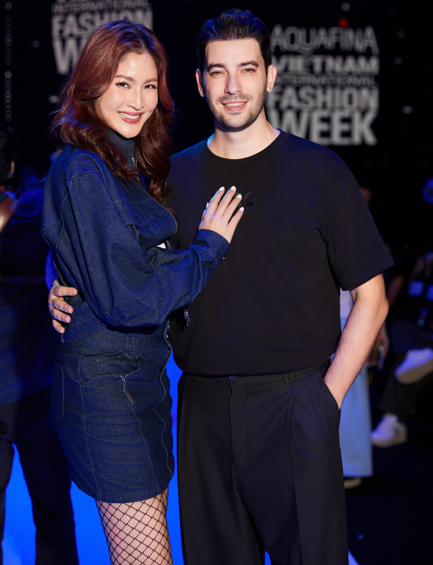 Vợ chồng Hoa hậu Hoàn vũ Thái Lan 2007 Farung Yuthithum khoe sắc trên thảm đỏ.