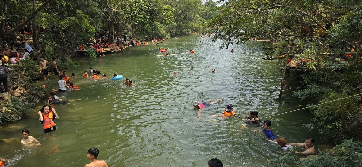 Con suối có người tử vong do đuối nước. Ảnh: M.P