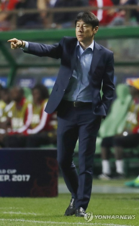 Thắng trận ra quân, HLV U20 Hàn Quốc cảm tạ CĐV ảnh 1