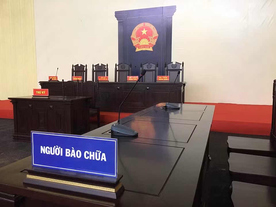 Cận cảnh sân tòa 1.000m2 sẵn sàng cho phiên xử cựu tướng Vĩnh ảnh 2