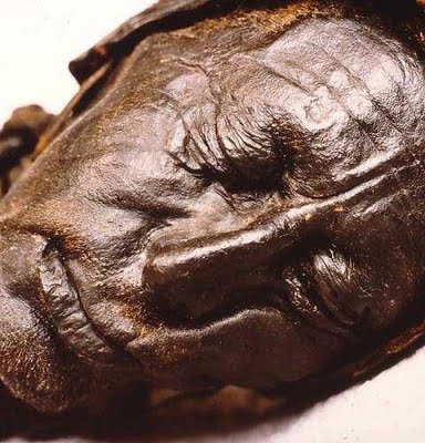 Bí ẩn xác ướp đầm lầy 2.000 tuổi hoàn hảo đáng kinh ngạc ảnh 3