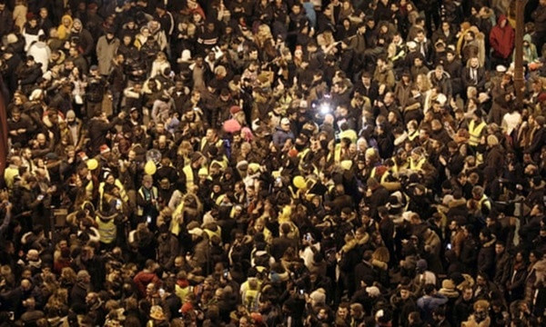 Khải Hoàn Môn lộng lẫy ánh sáng đêm giao thừa ảnh 3