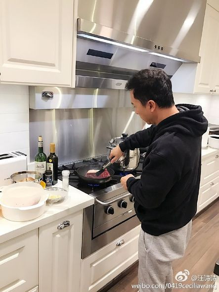 Mỹ nhân khiến Chân Tử Đan từ chối đóng cảnh nóng: Rất giàu và quyền lực ảnh 8