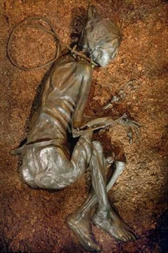 Bí ẩn xác ướp đầm lầy 2.000 tuổi hoàn hảo đáng kinh ngạc ảnh 4