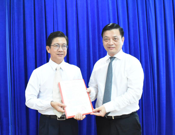 Điều động, bổ nhiệm nhân sự 5 địa phương ảnh 1