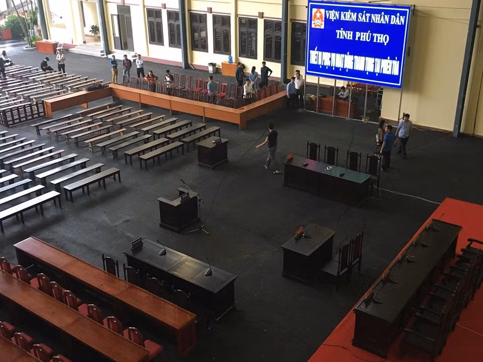 Cận cảnh sân tòa 1.000m2 sẵn sàng cho phiên xử cựu tướng Vĩnh ảnh 1