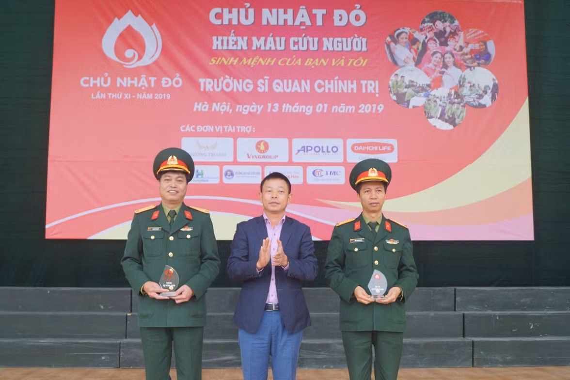 Tuổi trẻ Sĩ quan Chính trị hiến 584 đơn vị máu Chủ nhật Đỏ 2019 ảnh 1