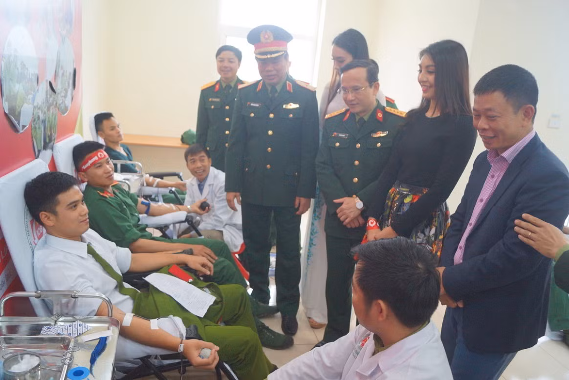 Tuổi trẻ Sĩ quan Chính trị hiến 584 đơn vị máu Chủ nhật Đỏ 2019 ảnh 2