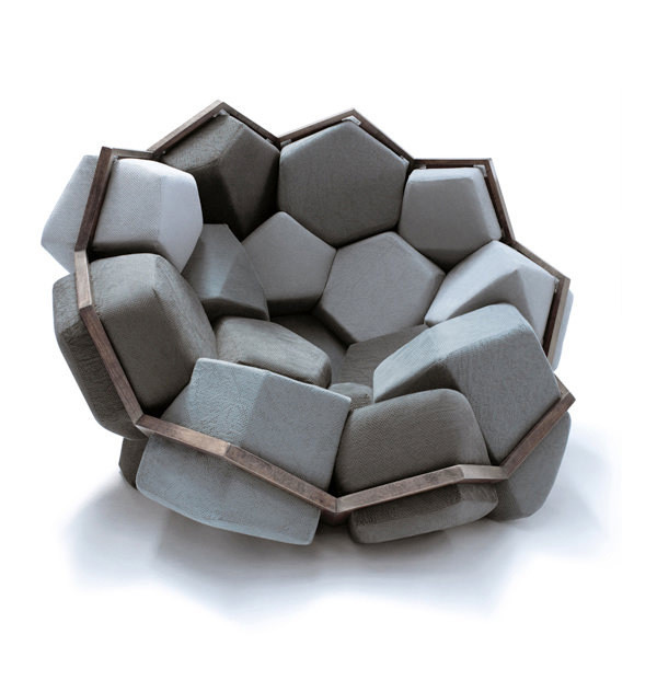 Những chiếc ghế dị thường có giá nghìn USD ảnh 1