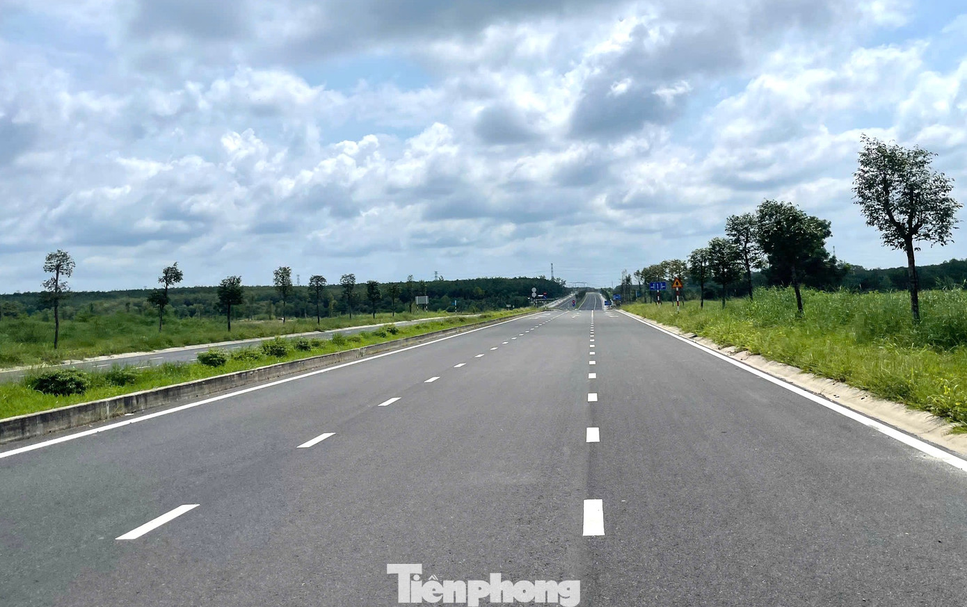 Đường tạo lực Bắc Tân Uyên - Phú Giáo - Bàu Bàng Đây là dự án nhóm B, công trình giao thông cấp II, có tổng mức đầu tư hơn 5.256 tỷ đồng. Đường tạo lực Bắc Tân Uyên - Phú Giáo - Bàu Bàng Đây là dự án nhóm B, công trình giao thông cấp II, có tổng mức đầu tư hơn 5.256 tỷ đồng.