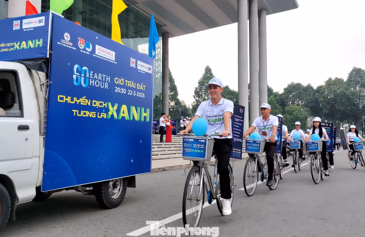 Chương trình đạp xe diễu hành hưởng ứng Chiến dịch "Giờ trái đất" tại Bình Dương