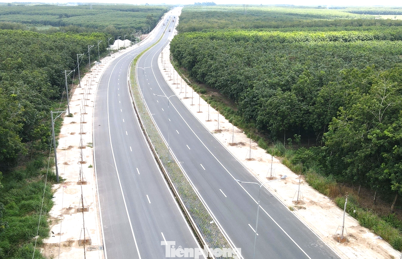 Sau khi công trình đường từ cầu Tam Lập (Bình Dương) đến Tân Lập (Bình Phước) hoàn thành, tuyến đường dài 50km kết nối 3 tỉnh sẽ thông suốt, tạo thuận lợi cho doanh nghiệp 3 địa phương lưu thông hàng hóa, người dân đi lại gần hơn. Sau khi công trình đường từ cầu Tam Lập (Bình Dương) đến Tân Lập (Bình Phước) hoàn thành, tuyến đường dài 50km kết nối 3 tỉnh sẽ thông suốt, tạo thuận lợi cho doanh nghiệp 3 địa phương lưu thông hàng hóa, người dân đi lại gần hơn.