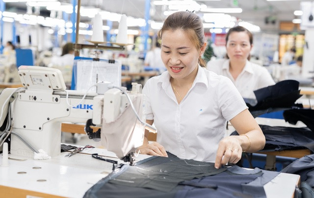 Lao động nữ có những đặc quyền riêng so với nam.