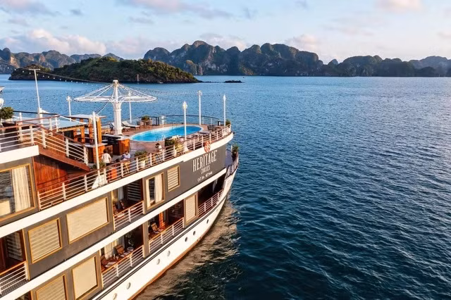 Vịnh Hạ Long là một trong những điểm đến thu hút du khách bất chấp khó khăn, thiệt hại do bão Yagi Vịnh Hạ Long là một trong những điểm đến thu hút du khách bất chấp khó khăn, thiệt hại do bão Yagi
