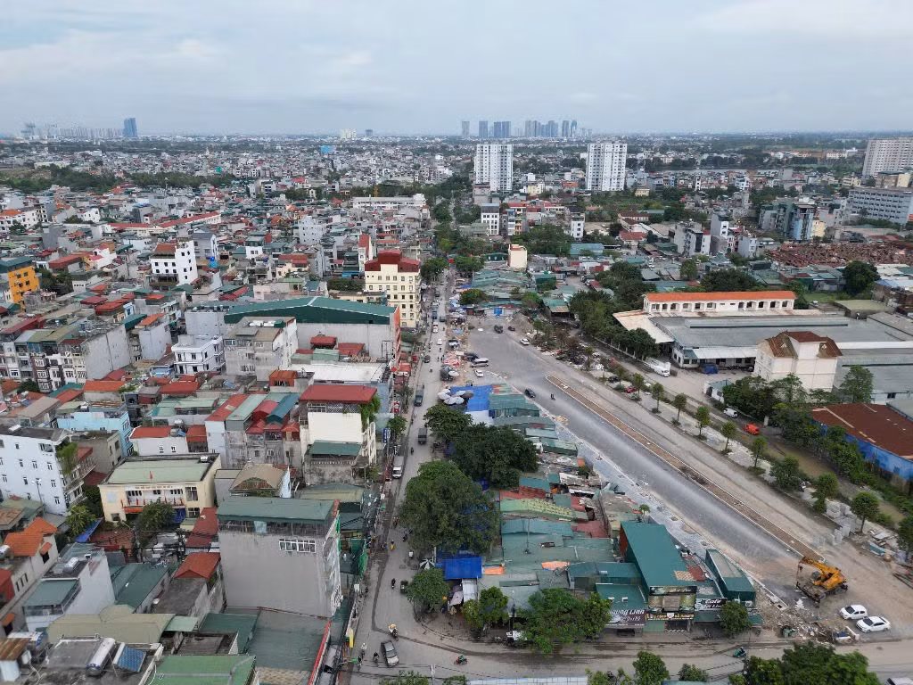 Điểm giao cắt giữa đường Lĩnh Nam với tuyến vành đai 2,5.
