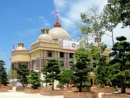 Dinh thự ông Trầm Bê (ở Trà Cú, Trà Vinh) - nơi bị mất cắp sừng tê giác. Ảnh: Thanh Niên