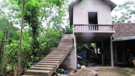 Mô hình xây dựng nhà chòi phóng tránh lũ. Ảnh: NNVN. Mô hình xây dựng nhà chòi phóng tránh lũ. Ảnh: NNVN