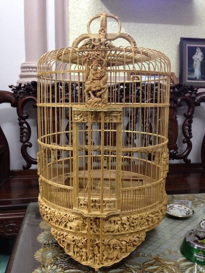 Lồng kỹ dạng bát tiên, vinh quy bái tổ có giá lên đến 12-15 triệu/chiếc. Ảnh: Phương Nhung. Lồng kỹ dạng bát tiên, vinh quy bái tổ có giá lên đến 12-15 triệu/chiếc. Ảnh: Phương Nhung