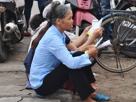 Ai cũng lo lắng cho con, mong con thi tốt