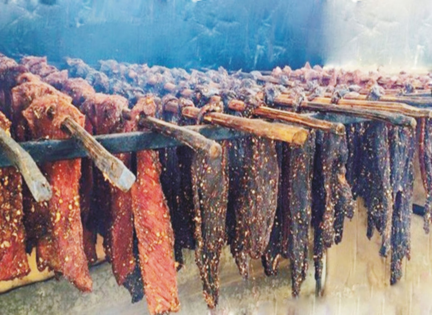 Thịt treo gác bếp