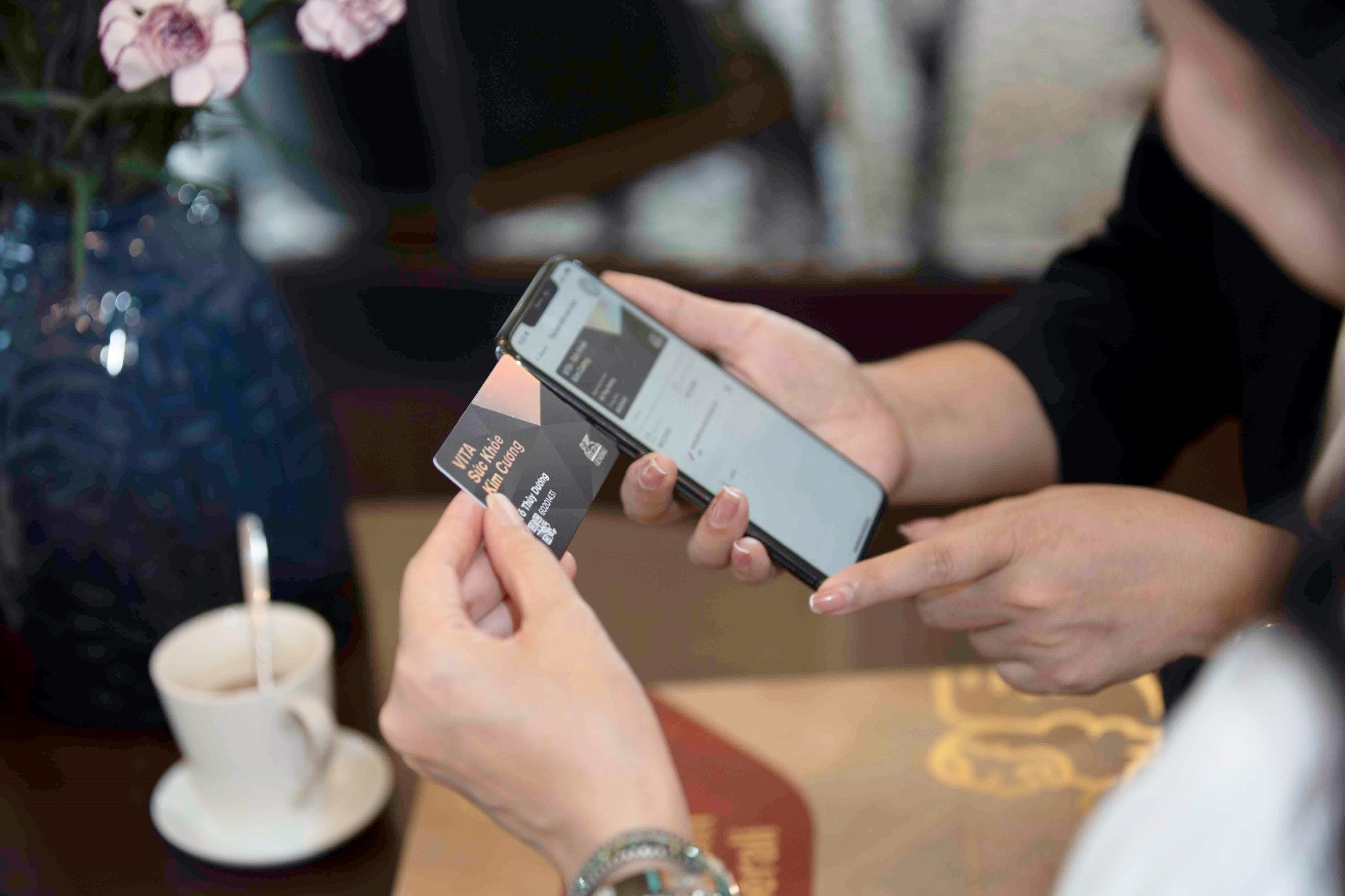 Giải pháp từ Generali giúp chị Dương thêm vững vàng để tiếp tục sáng tạo và nuôi dưỡng niềm đam mê nghệ thuật.