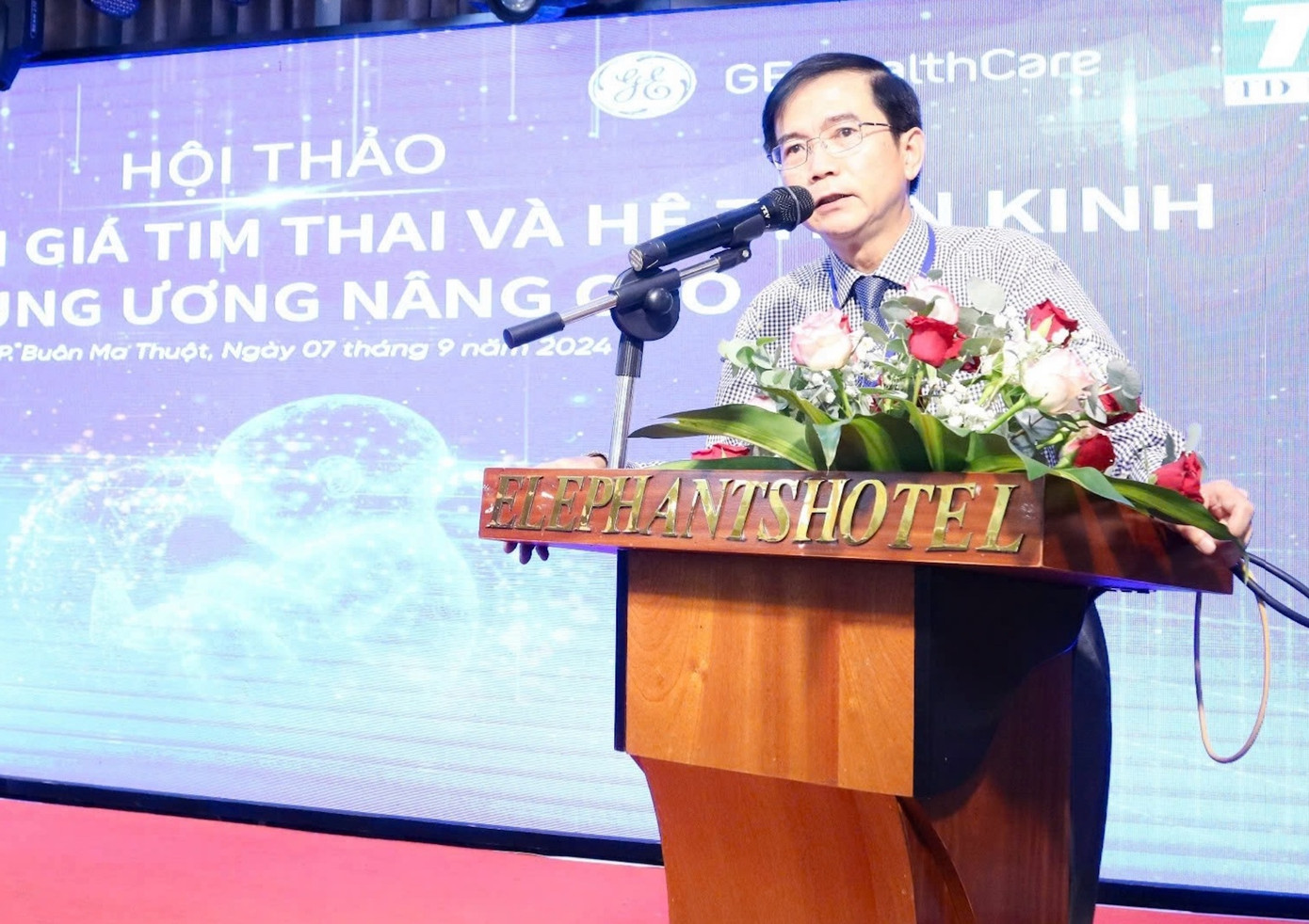 ThS. BS Hà Văn Tuấn - Phó Giám đốc bệnh viện Đại học Y Dược Buôn Ma Thuột phát biểu khai mạc.
