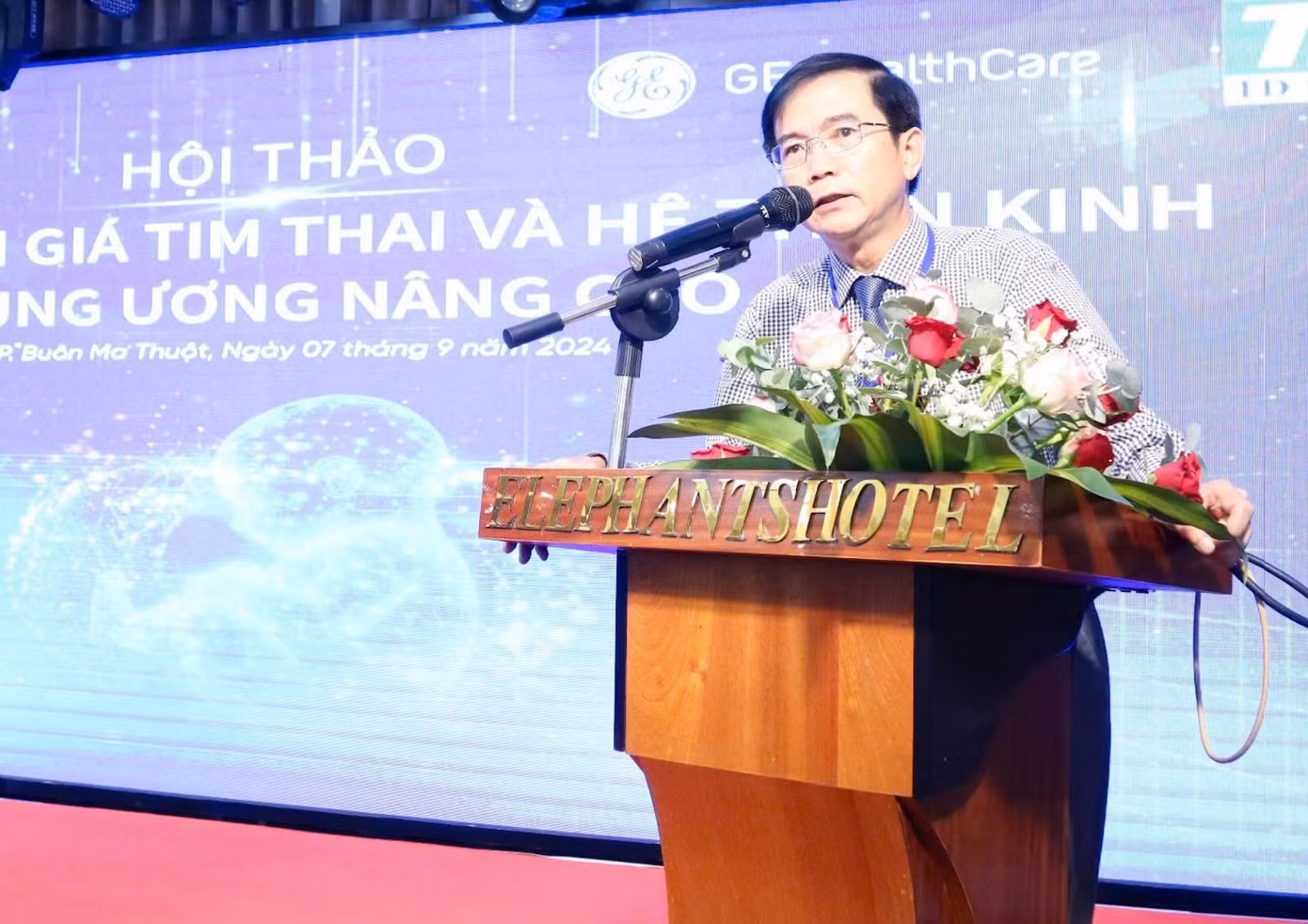 ThS. BS Hà Văn Tuấn - Phó Giám đốc bệnh viện Đại học Y Dược Buôn Ma Thuột phát biểu khai mạc.