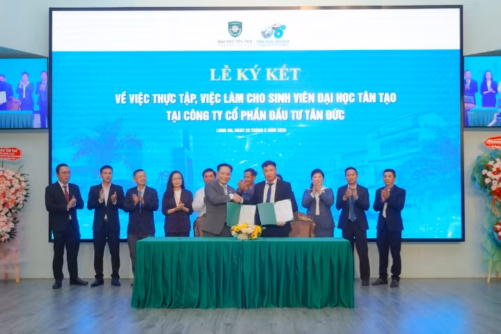 Ký kết với Công ty Cổ phần đầu tư Tân Đức