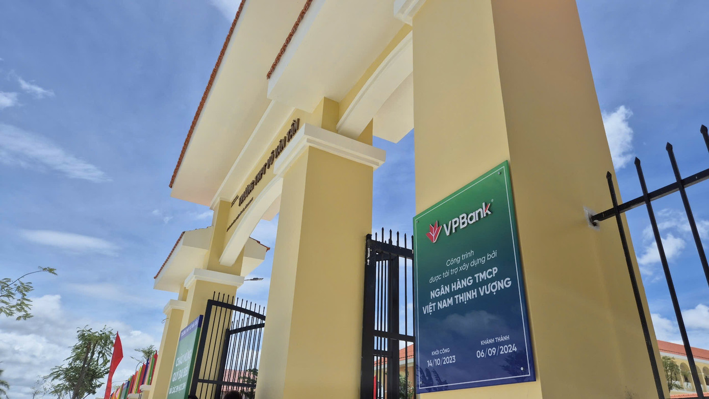 Trường THPT Võ Văn Tần có tổng vốn đầu tư 100 tỷ đồng được tài trợ bởi VPBank Trường THPT Võ Văn Tần có tổng vốn đầu tư 100 tỷ đồng được tài trợ bởi VPBank