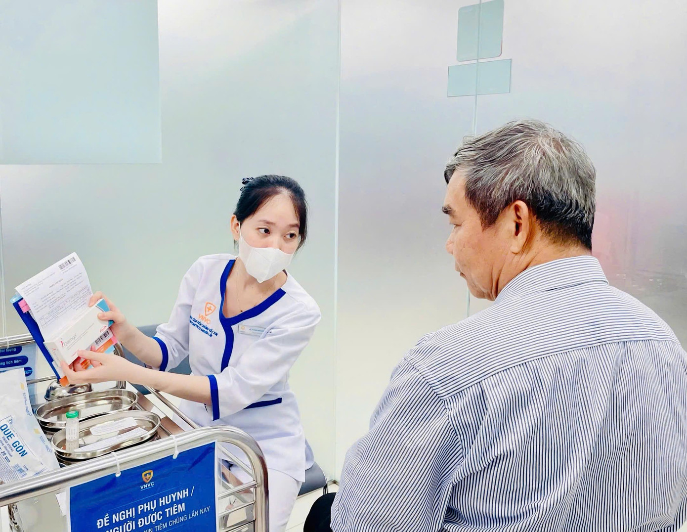 Vắc xin là “vũ khí mới” giúp phòng ngừa hiệu quả bệnh sốt xuất huyết cho cả trẻ em và người lớn.