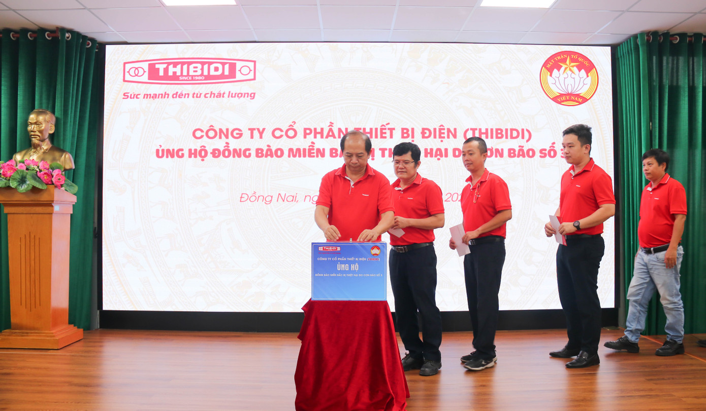 Cán bộ nhân viên THIBIDI hưởng ứng việc chung tay ủng hộ đồng bào bị thiệt hại do thiên tai.