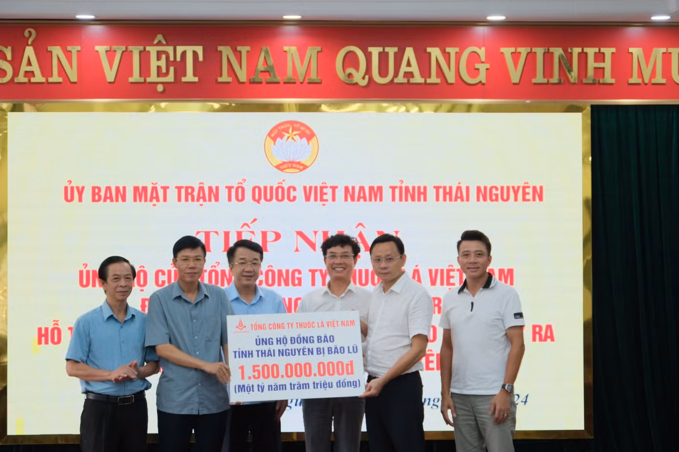 Đại diện lãnh đạo Vinataba trao kinh phí ủng hộ tới MTTQVN tỉnh Thái Nguyên Đại diện lãnh đạo Vinataba trao kinh phí ủng hộ tới MTTQVN tỉnh Thái Nguyên