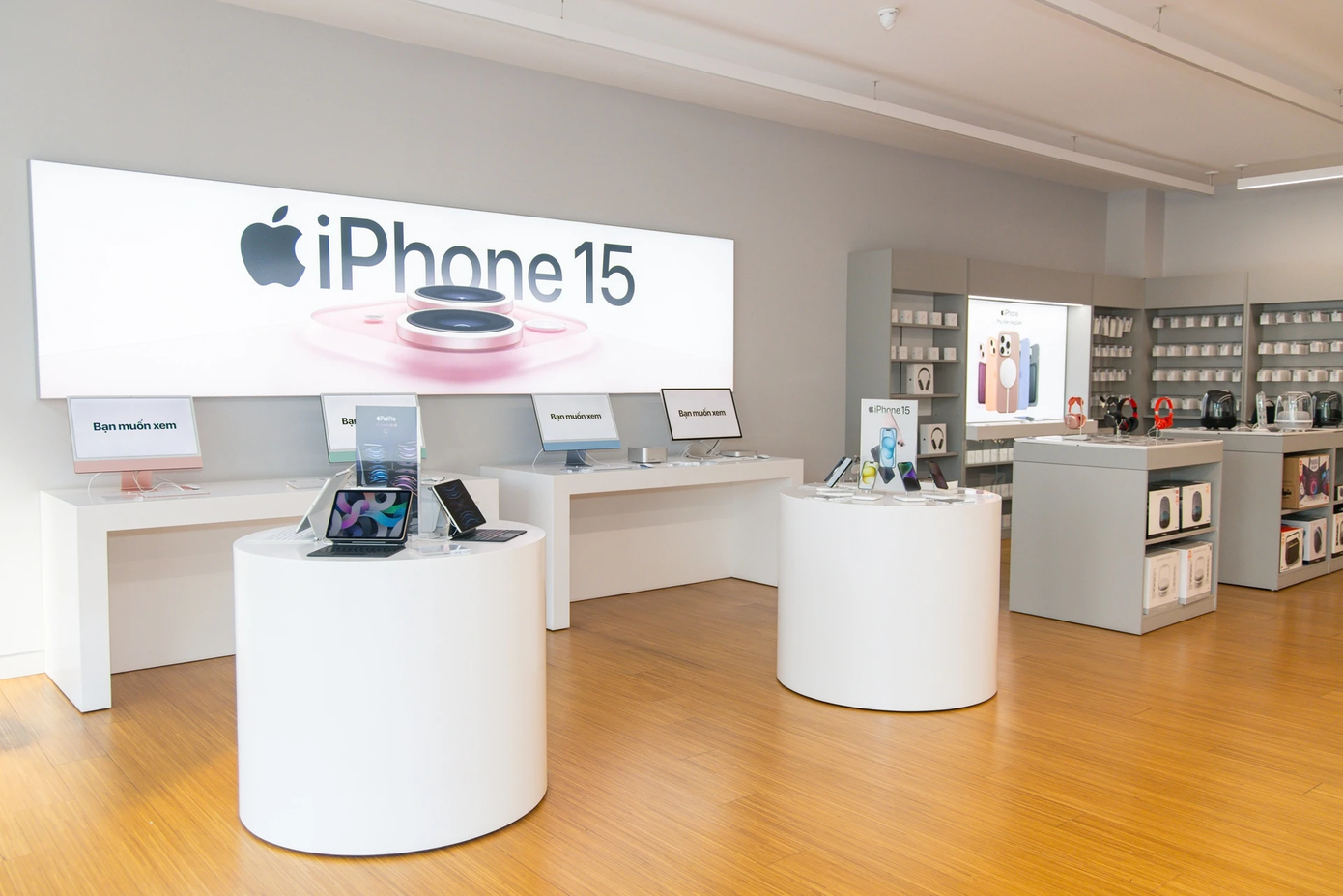 Được ví như “vũ trụ sản phẩm Apple”, TopZone luôn có sẵn đủ các mặt hàng phụ kiện độc đáo với mức giá cực cạnh tranh Được ví như “vũ trụ sản phẩm Apple”, TopZone luôn có sẵn đủ các mặt hàng phụ kiện độc đáo với mức giá cực cạnh tranh