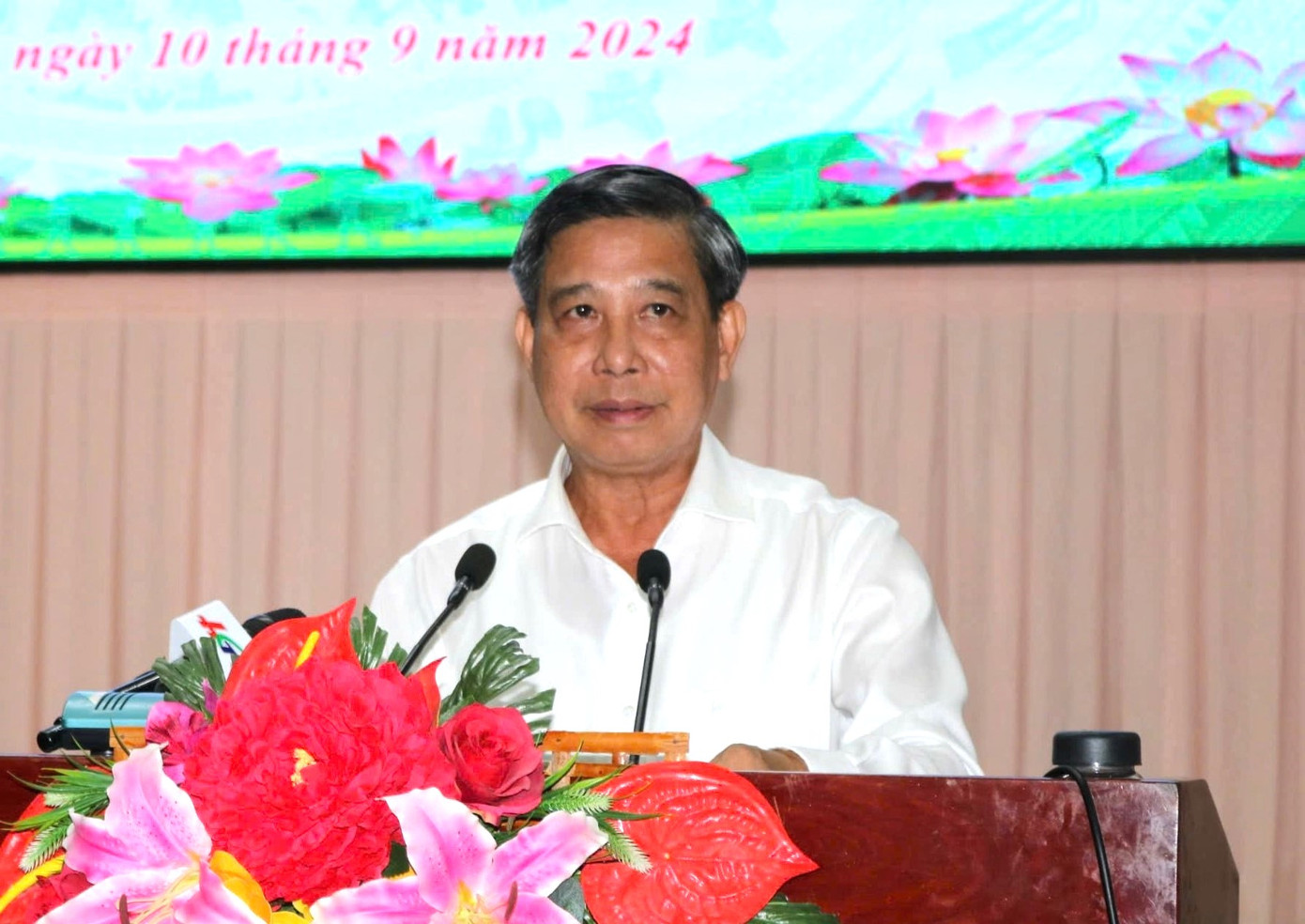 Chủ tịch UBND tỉnh Hậu Giang Đồng Văn Thanh chỉ đạo công tác chuyển đổi số năm 2024.