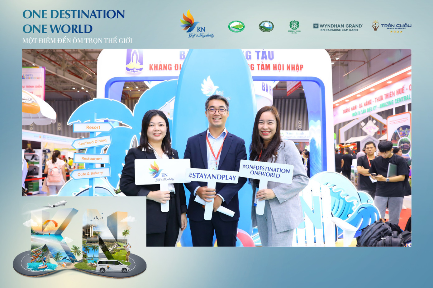 Khách tham quan chụp ảnh lưu niệm tại gian hàng KN Golf &amp; Hospitality