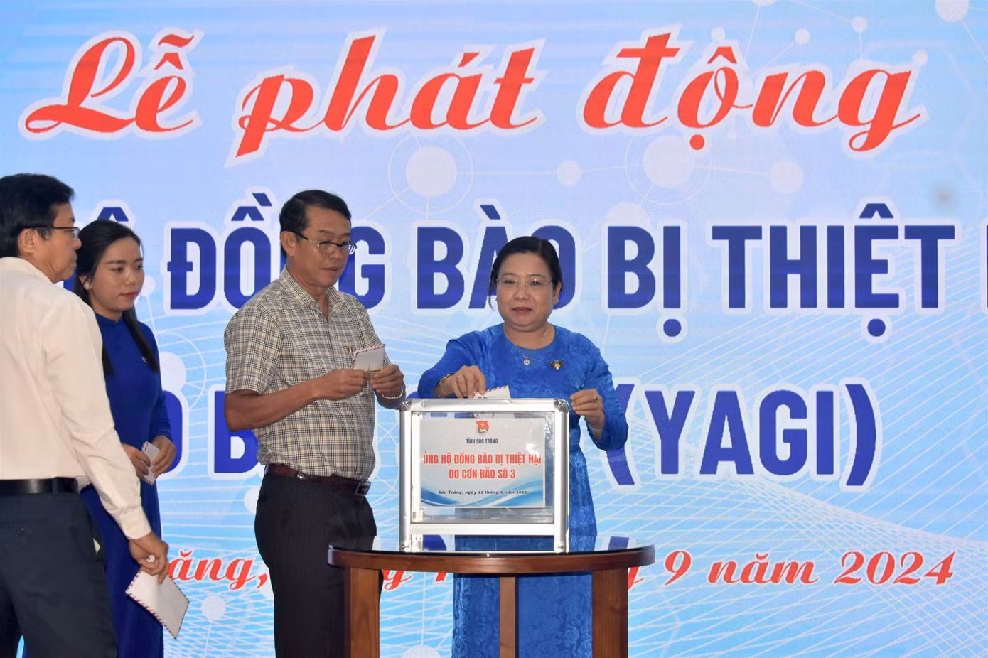 Lãnh đạo Tỉnh ủy, UBND tỉnh Sóc Trăng cùng lãnh đạo các sở, ngành quyên góp ủng hộ đồng bào bị thiệt hại do bão số 3 Lãnh đạo Tỉnh ủy, UBND tỉnh Sóc Trăng cùng lãnh đạo các sở, ngành quyên góp ủng hộ đồng bào bị thiệt hại do bão số 3