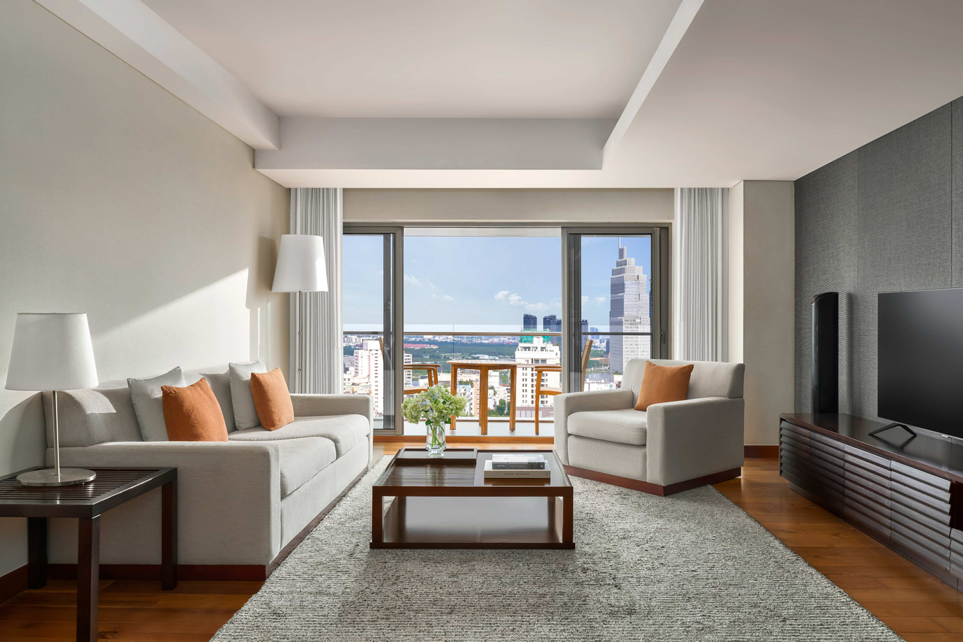 Toà suites căn hộ 31 tầng cung cấp 260 suites căn hộ cao cấp từ một đến ba phòng ngủ