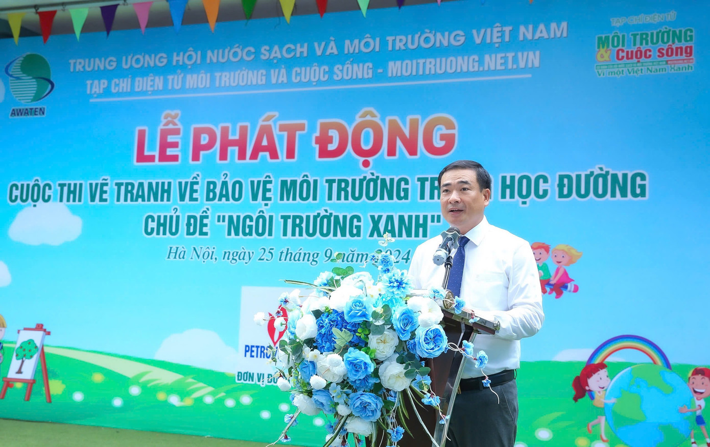 Ông Nguyễn Văn Toàn, Bí thư Chi bộ, Tổng biên tập Tạp chí điện tử Môi trường và Cuộc sống, Trưởng Ban tổ chức Cuộc thi phát biểu tại Lễ phát động