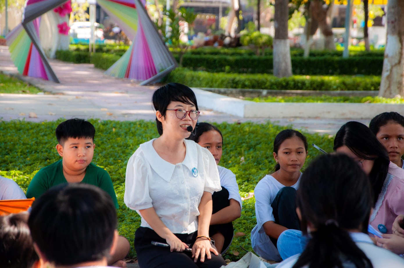 Năm 2023, khi tham gia chương trình "Hồ Chí Minh - Hành trình khát vọng", chị đã vinh dự được gặp và báo cáo thành tích với Tổng Bí thư Nguyễn Phú Trọng tại Văn phòng Trung ương Đảng. Năm 2023, khi tham gia chương trình "Hồ Chí Minh - Hành trình khát vọng", chị đã vinh dự được gặp và báo cáo thành tích với Tổng Bí thư Nguyễn Phú Trọng tại Văn phòng Trung ương Đảng.