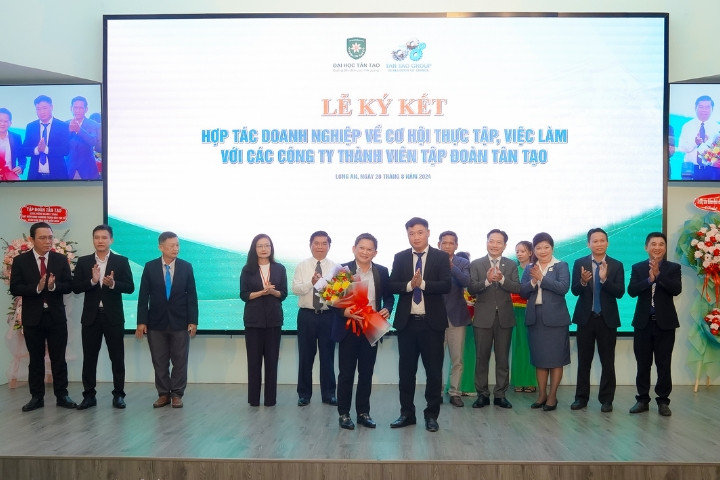 Sự kiện đánh dấu mốc khởi đầu, mở ra nhiều triển vọng về học tập và cơ hội nghề nghiệp cho sinh viên của trường trong tương lai Sự kiện đánh dấu mốc khởi đầu, mở ra nhiều triển vọng về học tập và cơ hội nghề nghiệp cho sinh viên của trường trong tương lai