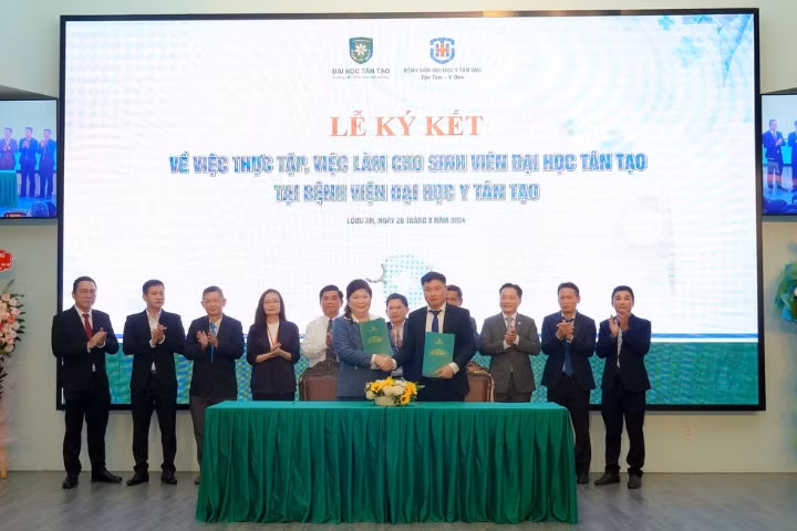 Ký kết với Bệnh viện Đại học Y Tân Tạo