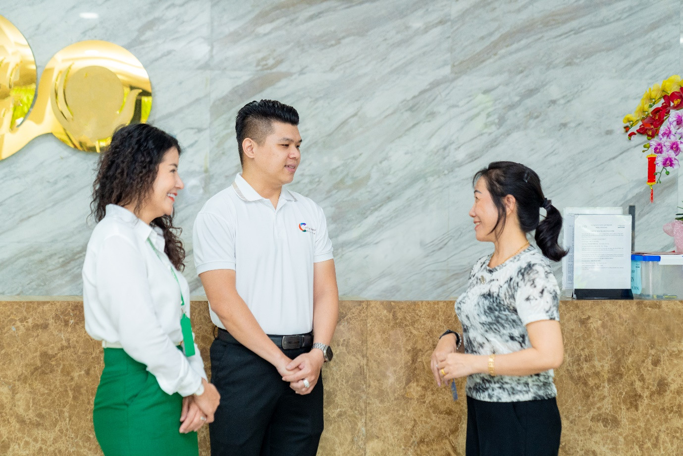 FE CREDIT luôn trao đổi và lắng nghe ý kiến đóng góp của khách hàngđể cải thiện chất lượng sản phẩm, dịch vụ. Ảnh FE CREDIT. FE CREDIT luôn trao đổi và lắng nghe ý kiến đóng góp của khách hàngđể cải thiện chất lượng sản phẩm, dịch vụ. Ảnh FE CREDIT.