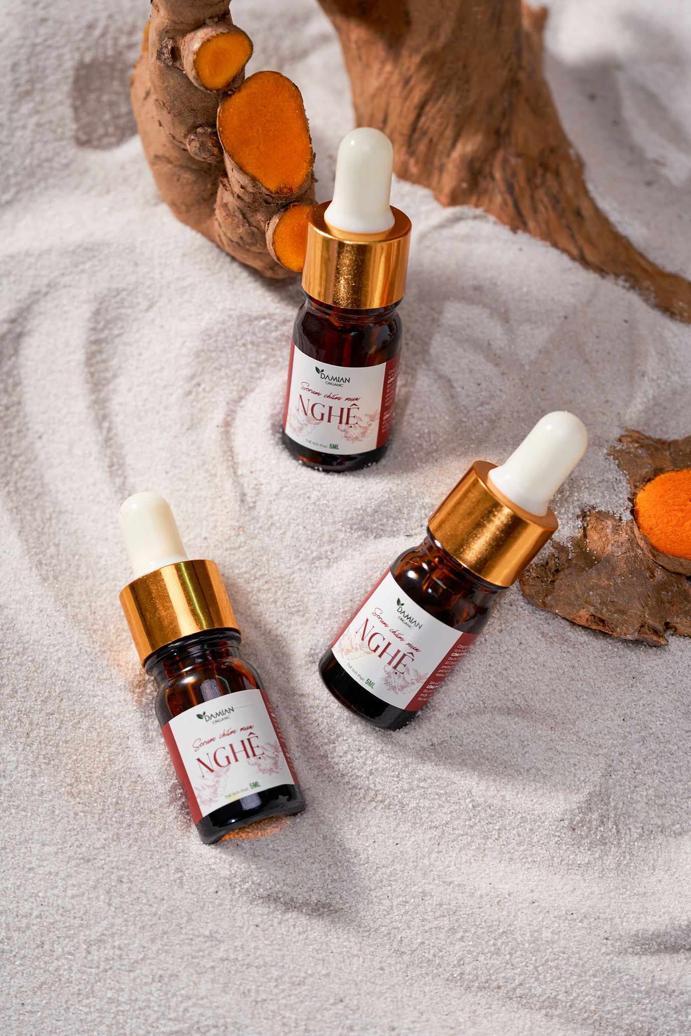 Serum chấm mụn nghệ được nhiều bạn lựa chọn vì có khả năng hỗ trợ giảm mụn và làm mờ vết thâm Serum chấm mụn nghệ được nhiều bạn lựa chọn vì có khả năng hỗ trợ giảm mụn và làm mờ vết thâm