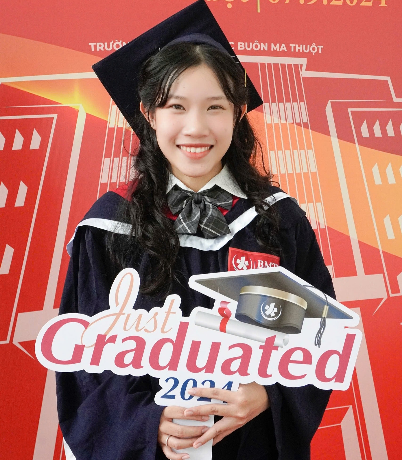 Tân dược sĩ Ngô Ánh Tường Vân, thủ khoa ngành dược Tân dược sĩ Ngô Ánh Tường Vân, thủ khoa ngành dược