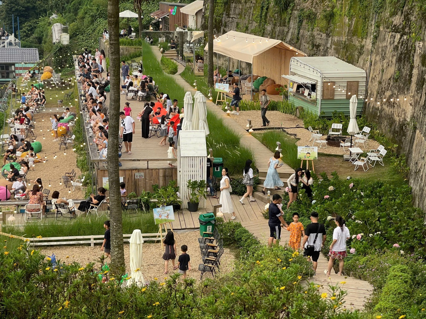 Khu du lịch Tam Đảo hút khách du lịch đến tham quan, nghỉ dưỡng dịp nghỉ Lễ Quốc khánh 2/9 năm nay. Khu du lịch Tam Đảo hút khách du lịch đến tham quan, nghỉ dưỡng dịp nghỉ Lễ Quốc khánh 2/9 năm nay.