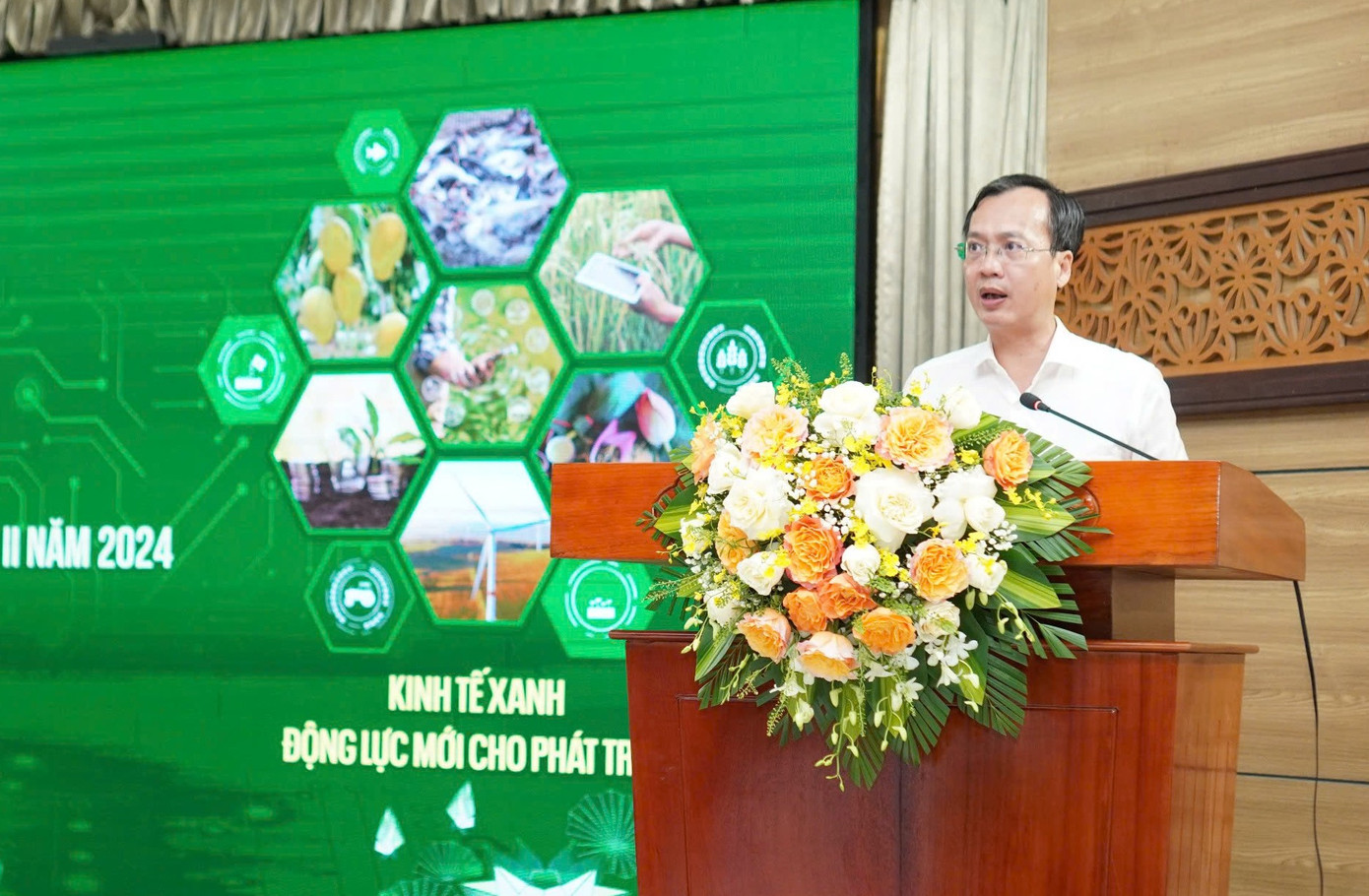 Ông Trần Trí Quang, Phó chủ tịch UBND tỉnh Đồng Tháp phát biểu Ông Trần Trí Quang, Phó chủ tịch UBND tỉnh Đồng Tháp phát biểu