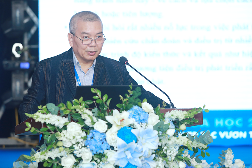 TTND.PGS.TS.BS.CKII Nguyễn Hữu Ước báo cáo tại Hội nghị. Ảnh: BVĐK Tâm Anh TTND.PGS.TS.BS.CKII Nguyễn Hữu Ước báo cáo tại Hội nghị. Ảnh: BVĐK Tâm Anh